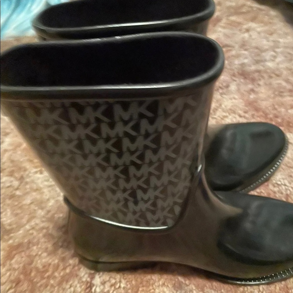 Michael kors rain boots
